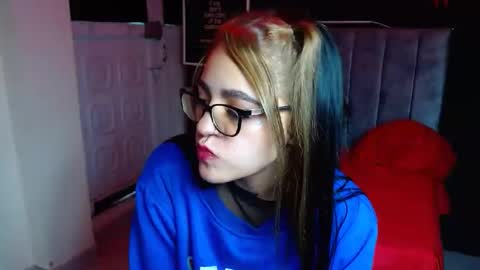 Snapshot of millacounisslosexanal chatting on 01-03-25, 09:15 Violeta online show from 01-03-25, 09:15