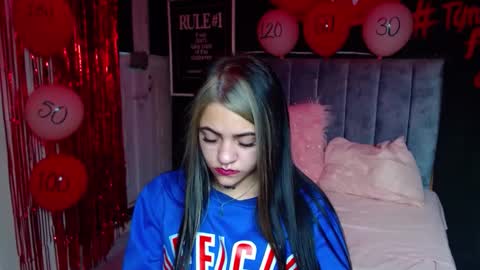 Snapshot of millacounisslosexanal chatting on 02-13-25, 07:10 Violeta online show from 02-13-25, 07:10