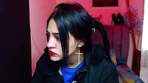 Snapshot of millacounisslosexanal chatting on 10-06-25, 01:19 Violeta online show from 10-06-25, 01:19