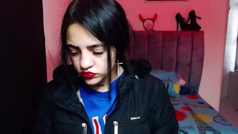 Snapshot of millacounisslosexanal chatting on 10-08-25, 01:20 Violeta online show from 10-08-25, 01:20