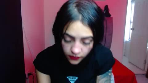 Snapshot of millacounisslosexanal chatting on 10-25-25, 01:40 Violeta online show from 10-25-25, 01:40