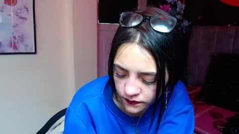 Snapshot of millacounisslosexanal chatting on 11-05-25, 01:33 Violeta online show from 11-05-25, 01:33