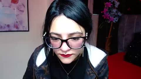 Snapshot of millacounisslosexanal chatting on 11-15-25, 01:40 Violeta online show from 11-15-25, 01:40