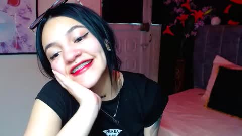 Snapshot of millacounisslosexanal chatting on 11-26-25, 02:29 Violeta online show from 11-26-25, 02:29