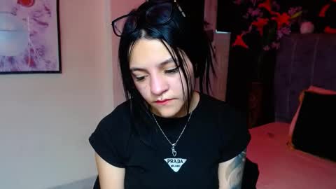 Snapshot of millacounisslosexanal chatting on 11-27-25, 03:25 Violeta online show from 11-27-25, 03:25