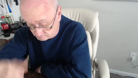 Snapshot of millenium0129 chatting on 02-20-25, 04:57 millenium0129 online show from 02-20-25, 04:57