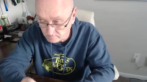 Snapshot of millenium0129 chatting on 03-04-25, 02:42 millenium0129 online show from 03-04-25, 02:42