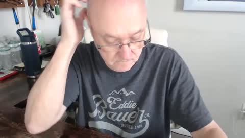 Snapshot of millenium0129 chatting on 10-10-25, 06:18 millenium0129 online show from 10-10-25, 06:18