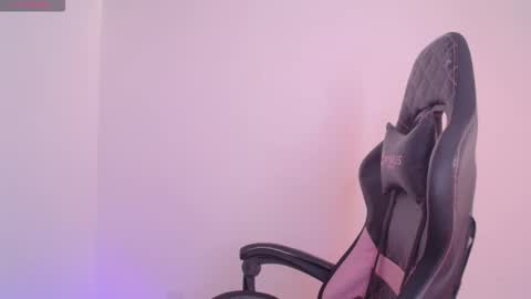 Millie Bobby online show from 02-26-26, 07:24