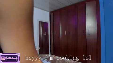 Snapshot of millie_lamar chatting on 10-03-25, 01:13 online show from 10-03-25, 01:13