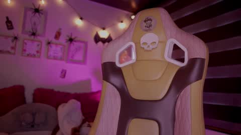 MILLY online show from 10-25-25, 04:13