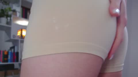 Milly online show from 12-20-24, 10:05