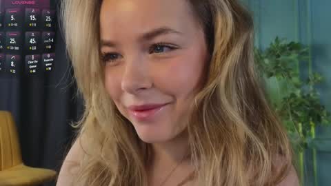 Snapshot of milly_shy chatting on 01-02-25, 06:07 Milly online show from 01-02-25, 06:07