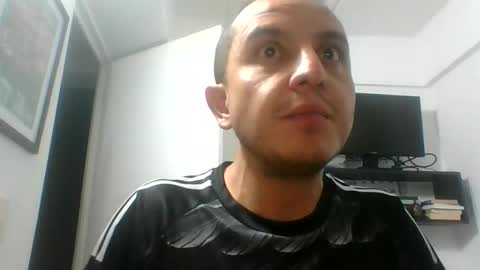 Snapshot of milo2024 chatting on 10-22-25, 08:25 milo2024 online show from 10-22-25, 08:25