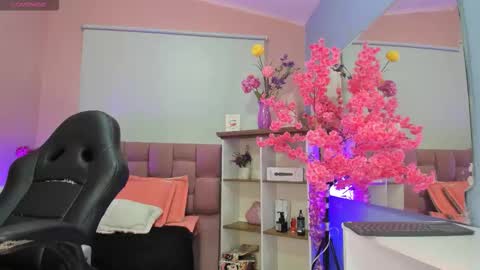 Snapshot of milu_beluci chatting on 10-14-25, 03:35  Milu Belucci  online show from 10-14-25, 03:35