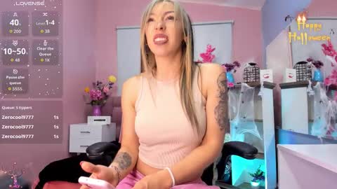 Snapshot of milu_beluci chatting on 10-29-25, 03:25  Milu Belucci  online show from 10-29-25, 03:25