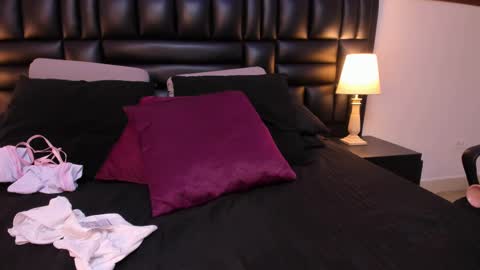 Snapshot of milu_w4llace chatting on 02-13-25, 10:00 Milu Wallace online show from 02-13-25, 10:00