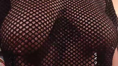 Snapshot of milu_w4llace chatting on 10-28-25, 05:22 Milu Wallace online show from 10-28-25, 05:22