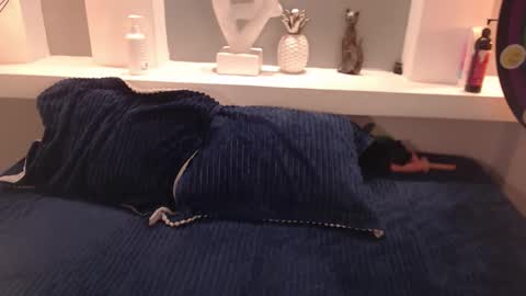 Snapshot of milu_w4llace chatting on 10-30-25, 04:36 Milu Wallace online show from 10-30-25, 04:36