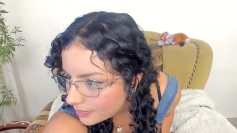 Mimii  online show from 10-20-25, 03:40