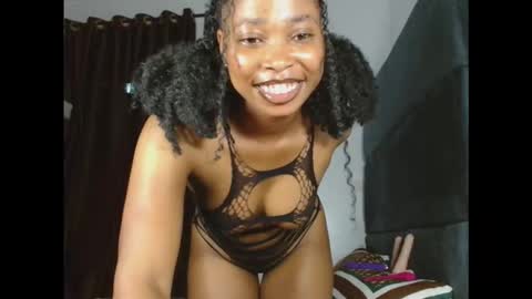 mimi online show from 12-16-25, 04:01