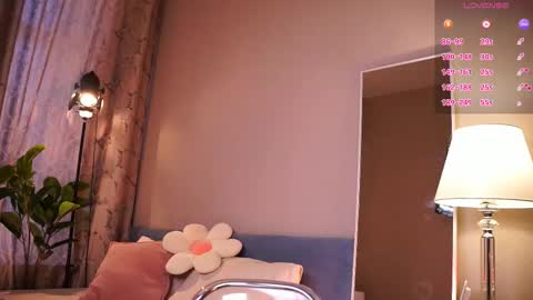 Frances  Next streams Thu Fri Sat 8am -  4pm GMT3 online show from 09-26-25, 05:55