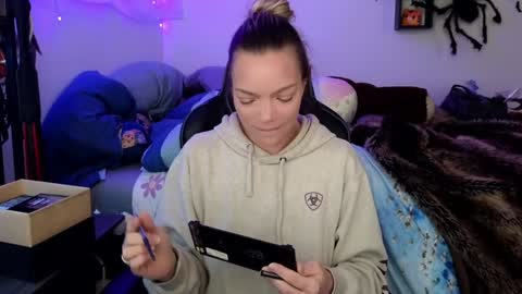 Mindy Mars online show from 01-15-25, 02:35