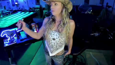 Mindy Mars online show from 01-31-25, 03:44