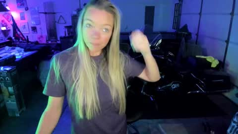 Mindy Mars online show from 10-17-25, 02:30