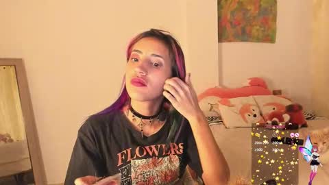 Snapshot of minefoxy2 chatting on 01-15-25, 07:59 Amber online show from 01-15-25, 07:59