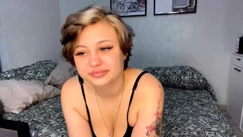 Luna Moon online show from 10-14-25, 05:14