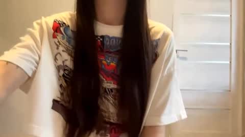 Emilia online show from 09-22-25, 04:58