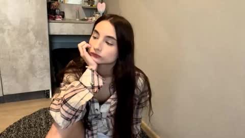 Emilia online show from 10-07-25, 05:04