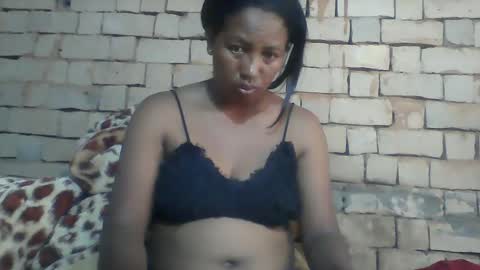 Snapshot of minie4tina chatting on 01-11-25, 10:51 Minie4Tina online show from 01-11-25, 10:51