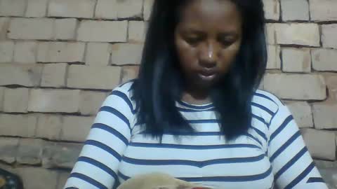 Snapshot of minie4tina chatting on 01-12-25, 05:56 Minie4Tina online show from 01-12-25, 05:56