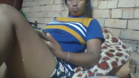 Snapshot of minie4tina chatting on 01-13-25, 10:58 Minie4Tina online show from 01-13-25, 10:58