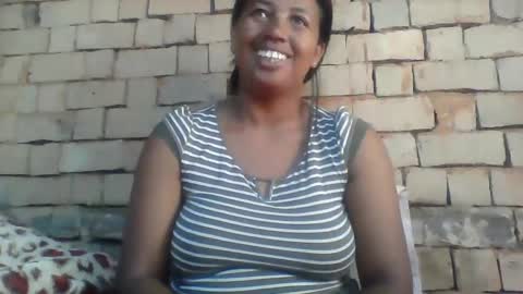 Snapshot of minie4tina chatting on 01-16-25, 05:42 Minie4Tina online show from 01-16-25, 05:42