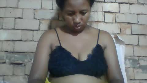 Snapshot of minie4tina chatting on 01-22-25, 06:42 Minie4Tina online show from 01-22-25, 06:42