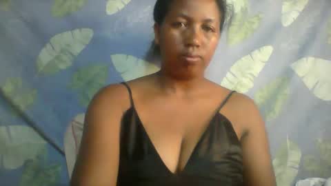 Snapshot of minie4tina chatting on 02-10-25, 06:09 Minie4Tina online show from 02-10-25, 06:09