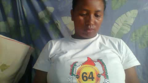 Snapshot of minie4tina chatting on 02-11-25, 01:20 Minie4Tina online show from 02-11-25, 01:20