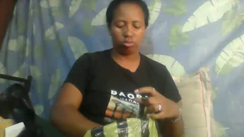 Snapshot of minie4tina chatting on 02-13-25, 07:13 Minie4Tina online show from 02-13-25, 07:13