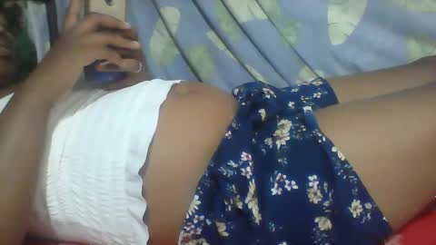 Snapshot of minie4tina chatting on 03-12-25, 12:15 Minie4Tina online show from 03-12-25, 12:15