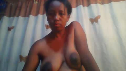 Snapshot of minie4tina chatting on 10-21-25, 07:09 Minie4Tina online show from 10-21-25, 07:09