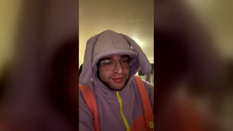 Snapshot of minimoose1003 chatting on 02-05-26, 12:15 minimoose1003 online show from 02-05-26, 12:15