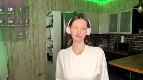 Snapshot of minmee chatting on 02-17-26, 04:02 Asti online show from 02-17-26, 04:02