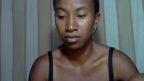 minouch211907 online show from 02-20-25, 06:35