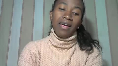 minouch211907 online show from 09-12-25, 03:50