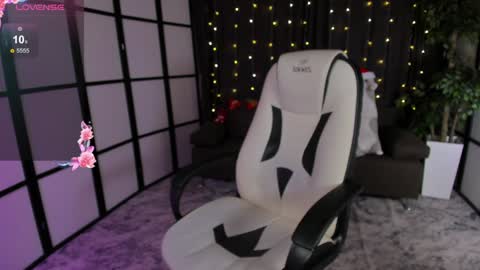 Rosie online show from 12-28-24, 02:33