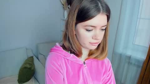 Snapshot of mintykisss chatting on 12-16-25, 07:13 Linda online show from 12-16-25, 07:13