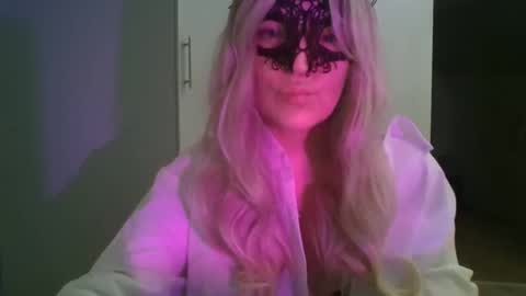 Margo online show from 11-17-25, 04:57